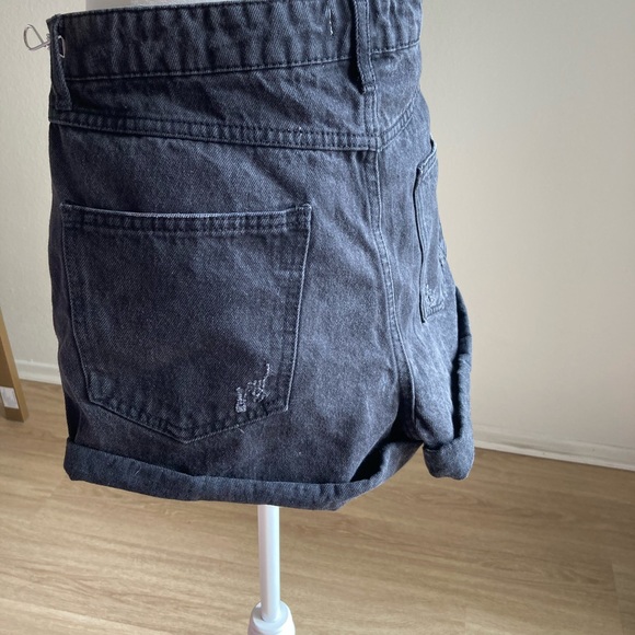 Black high waisted distress shorts - Picture 3 of 8